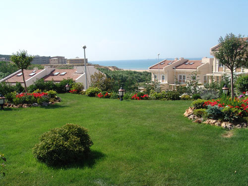 Luxury Istanbul Villa - Turkey - Landscaped gardens