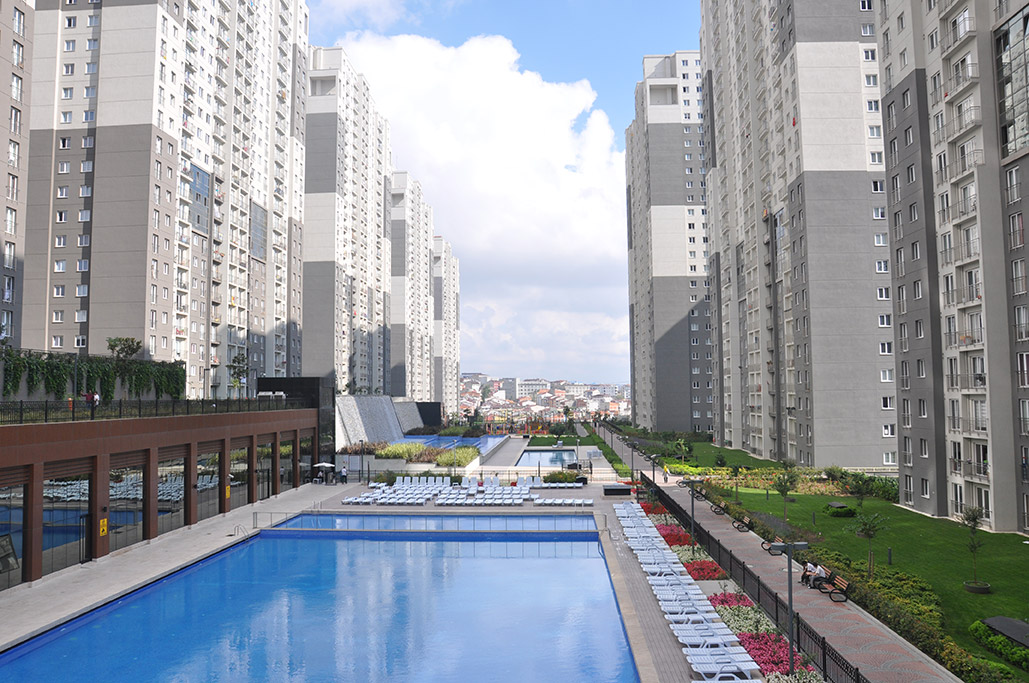 Bargain Investment Apartment In Istanbul - Complex view