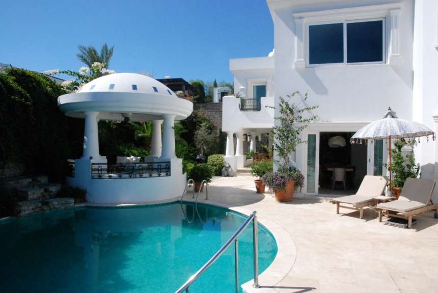 Impressive Bodrum Town Villa - Gardens and pool