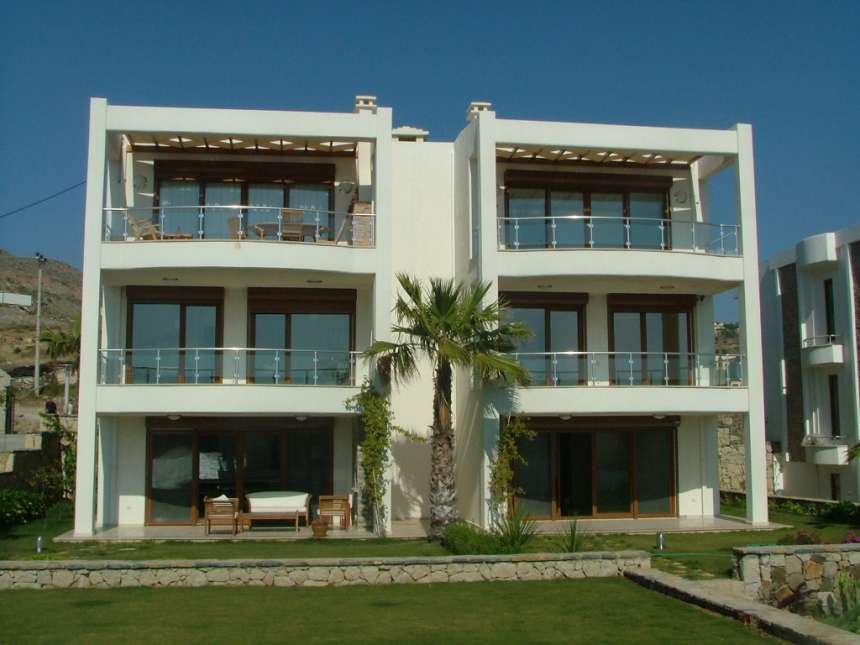 Luxury Bodrum Seafront Apartment - Gokcebel - Exterior