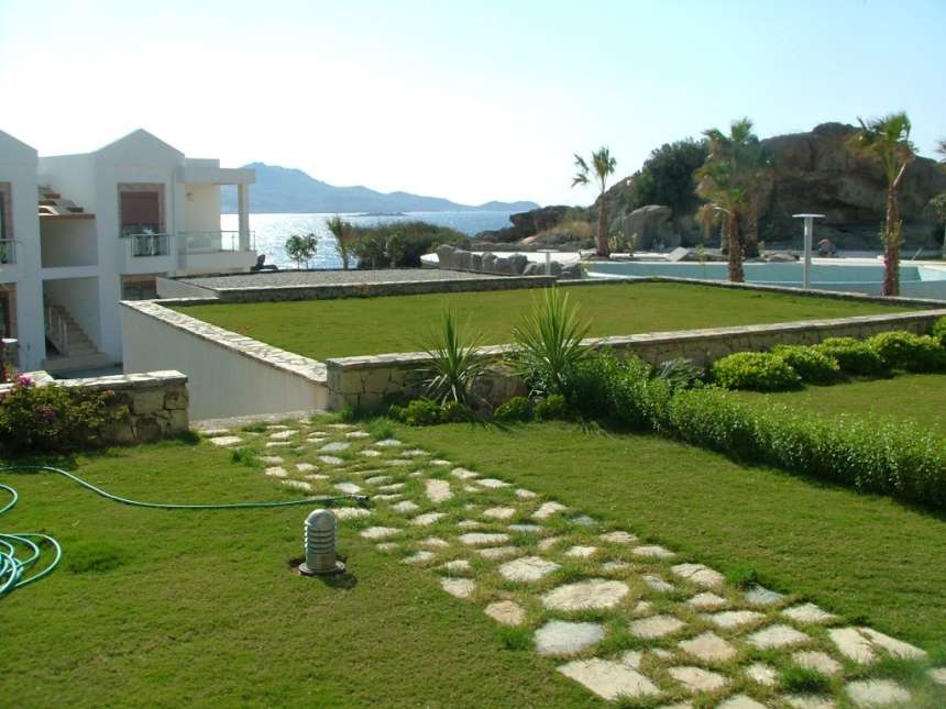 	 Seafront Gokcebel Apartment, Yalikavak, Bodrum - Landscaped gardens