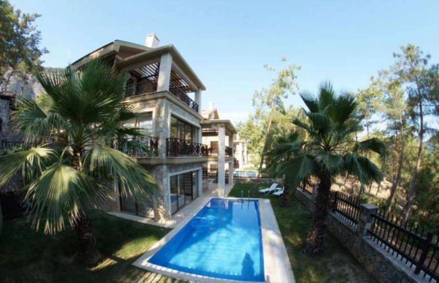 Detached Gocek Villa - Sea View - Pool in private gardens