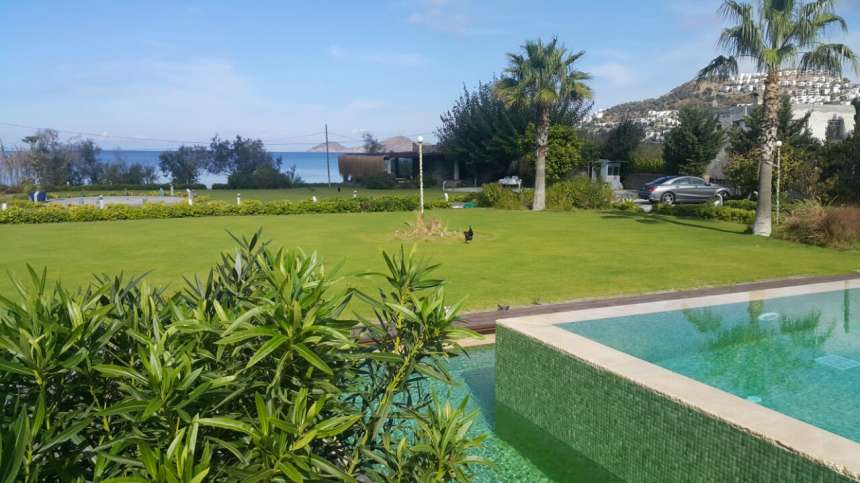 Exclusive Seafront Yalikavak Villa - Stunning gardens