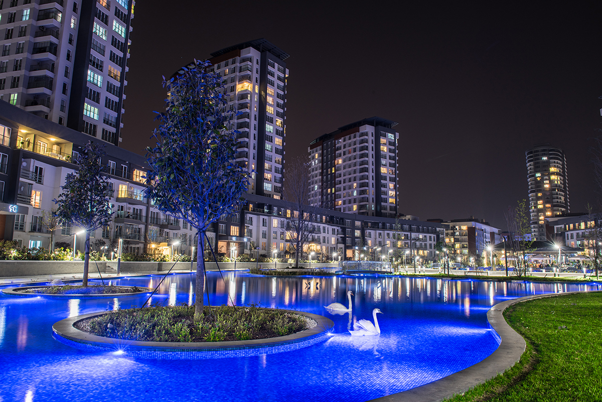 Turnkey Istanbul Apartments - Prime Location - Night time lights