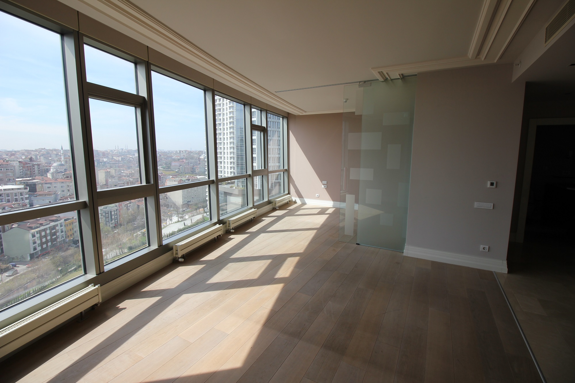 Luxury Apartment In Sisli, Istanbul - Wall-to-wall double glazed windows