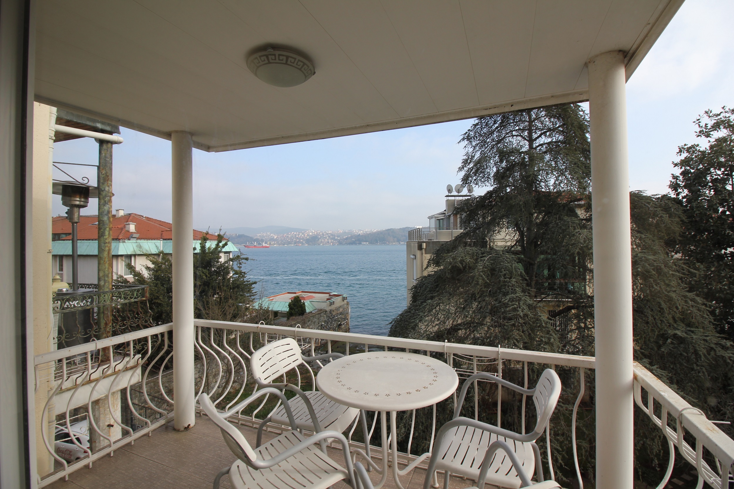 Sea View Yenikoy Apartment - Istanbul - Bosphorus view baclony