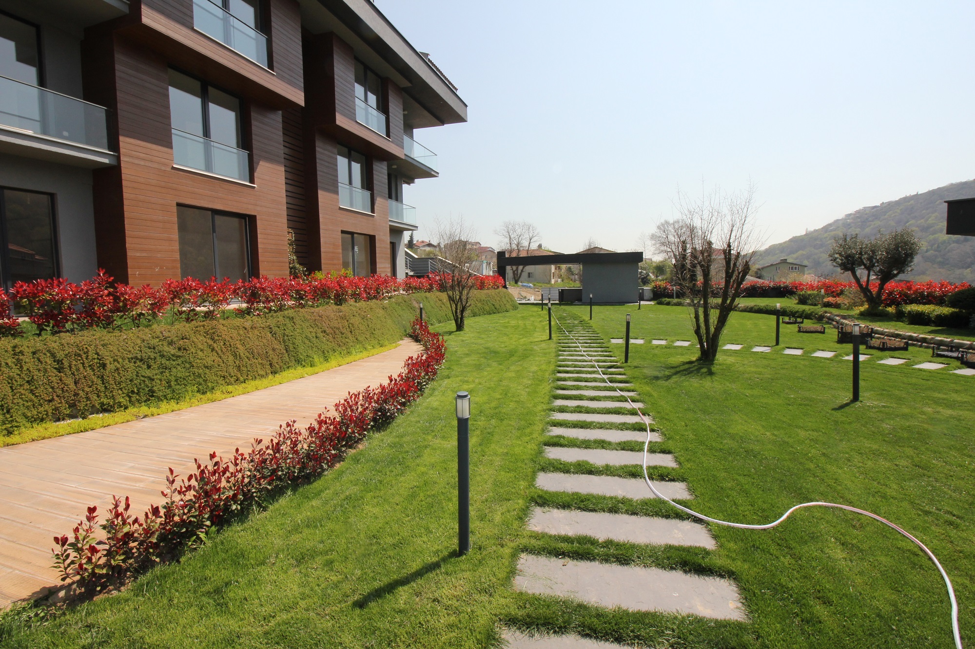 Nature Setting Distinguished Istanbul Apartment - Beautiful landscaping