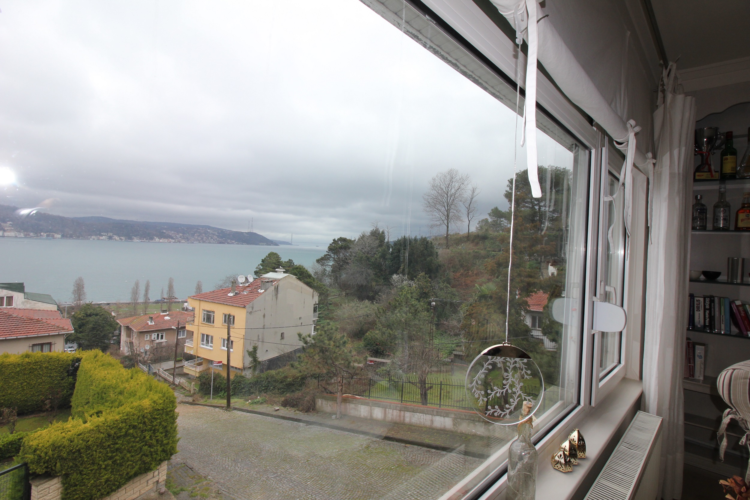 Istanbul Apartment - Stunning Bosphorus Views - View from the lounge