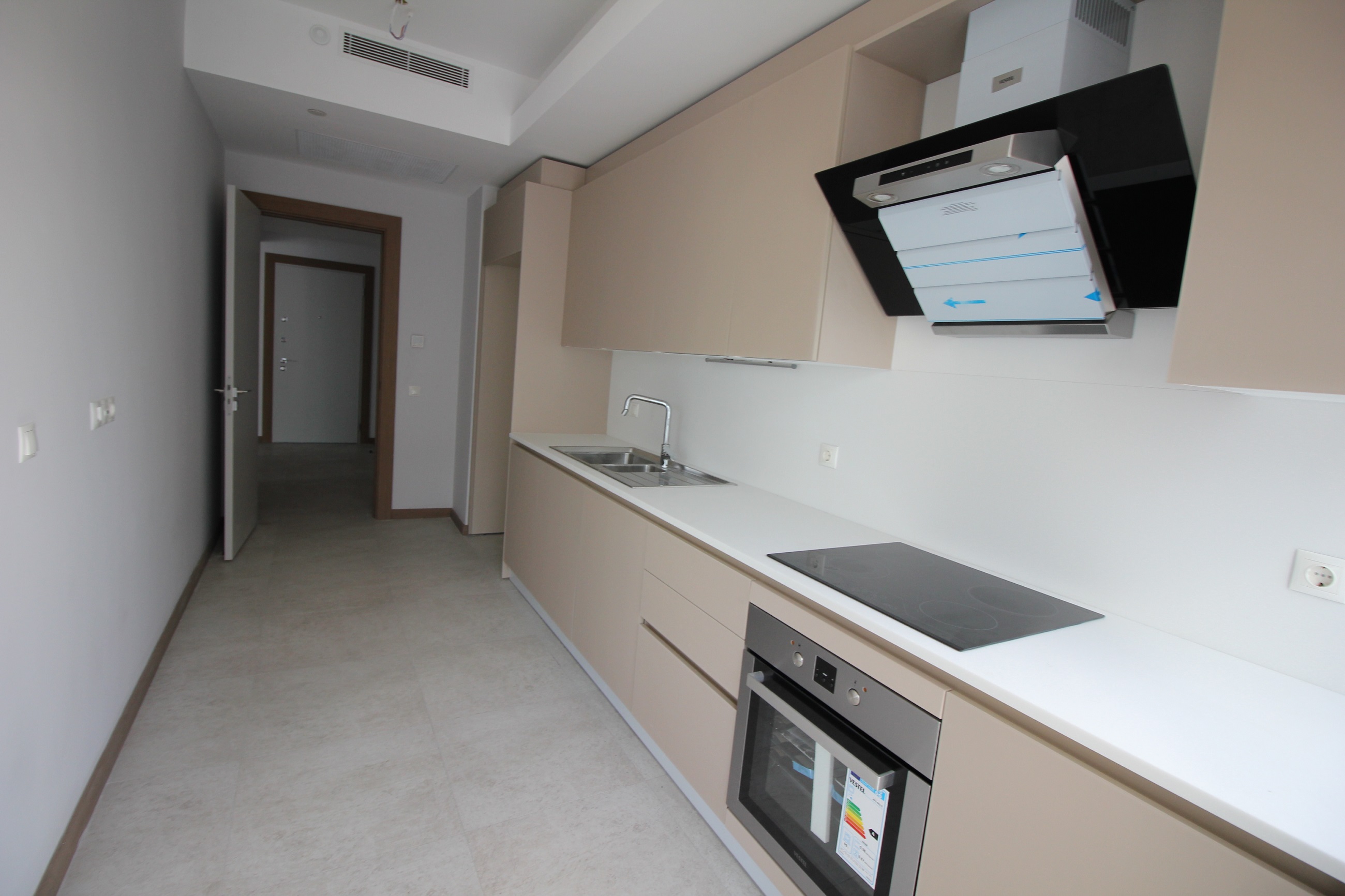 Prestigious Istanbul Apartment - Maslak - Galley kitchen