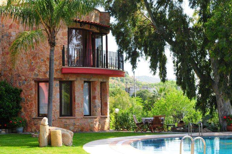 Large Stone Mansion - Ortakent, Bodrum - Mature gardens