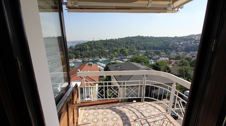 Prestigious Istanbul Apartment In Istinye - Balcony