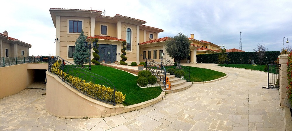Luxury Family Home In Istanbul - Front facade