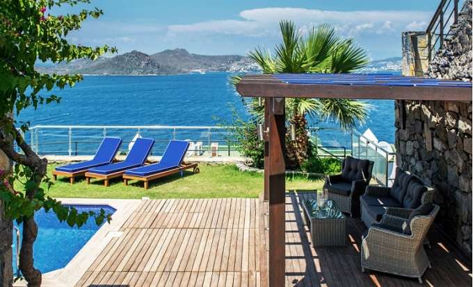 Partial Stone Bodrum Villa - Yalikavak - Decked sunbathing terrace