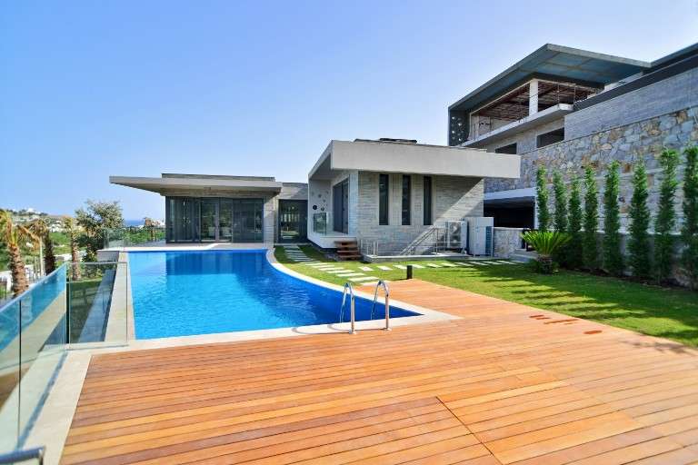 Newly Built Luxury Yalikavak Villas - Decked sunbathing terrace