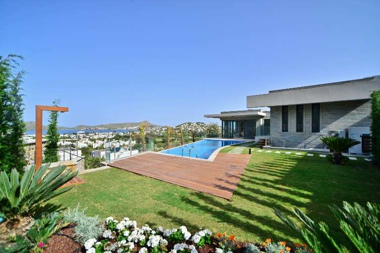 Newly Built Luxury Yalikavak Villas - Landscaped gardens