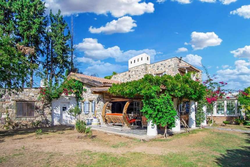 Country Home Villa In Ortakent, Bodrum - Large mature gardens