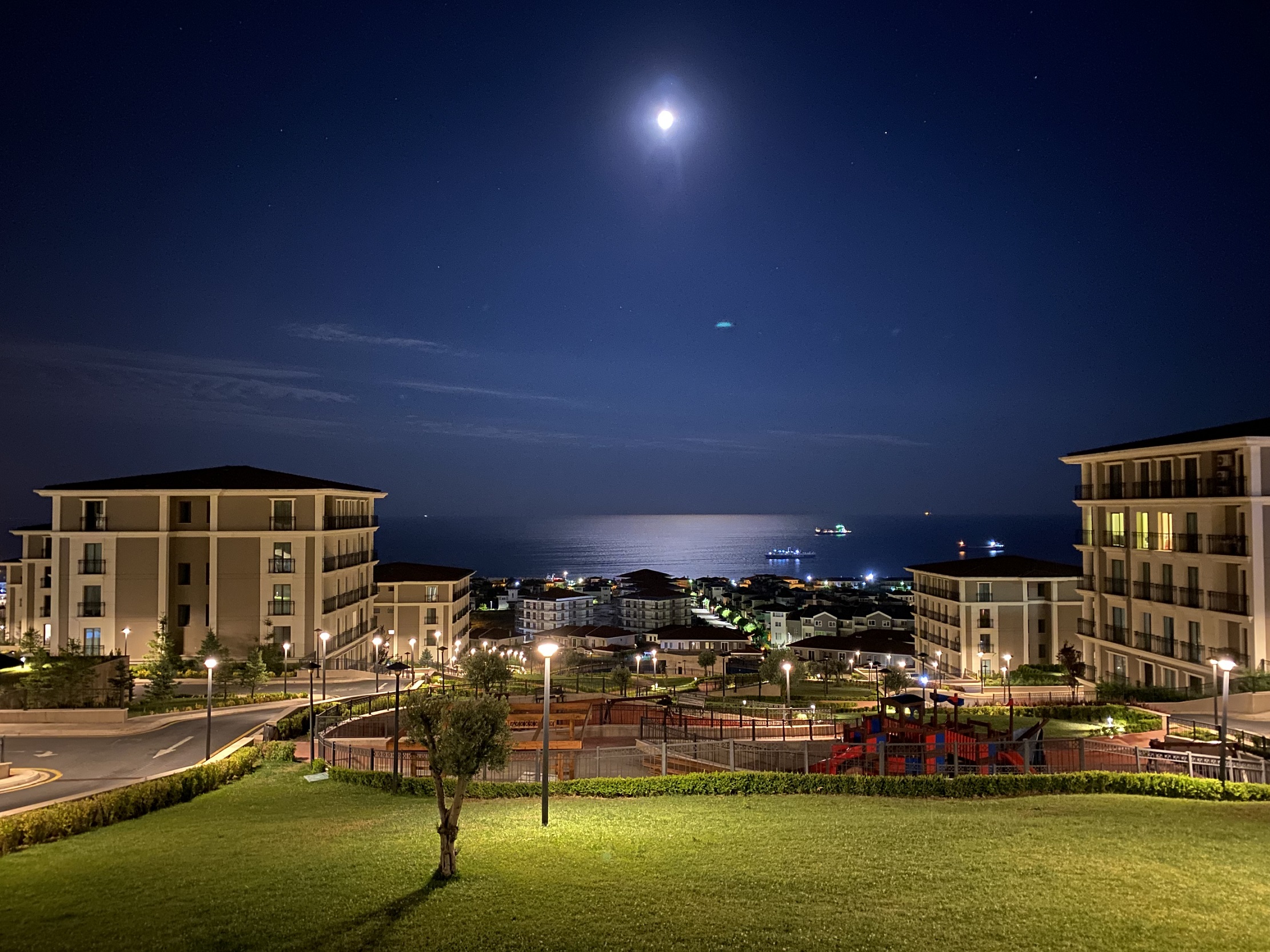 Marina Apartments In Istanbul For Sale - Night time with sea views