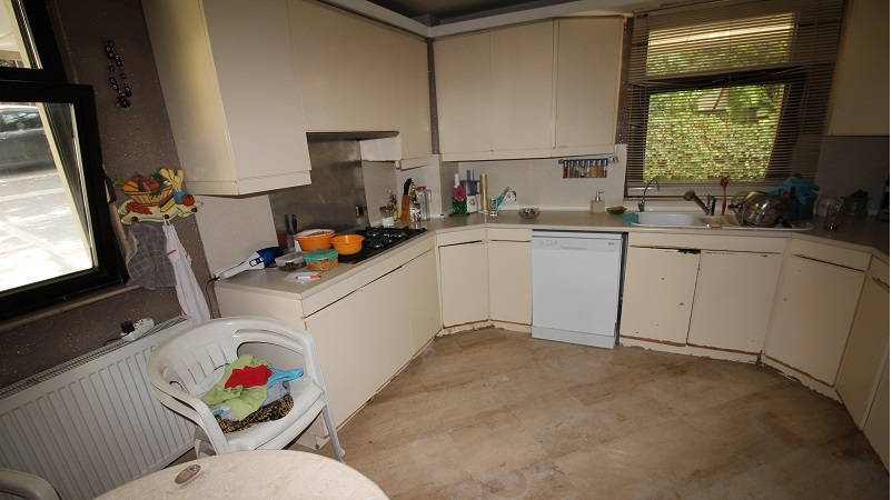 Bosphorus Apartment In Tarabya, Istanbul -Separate kitchen