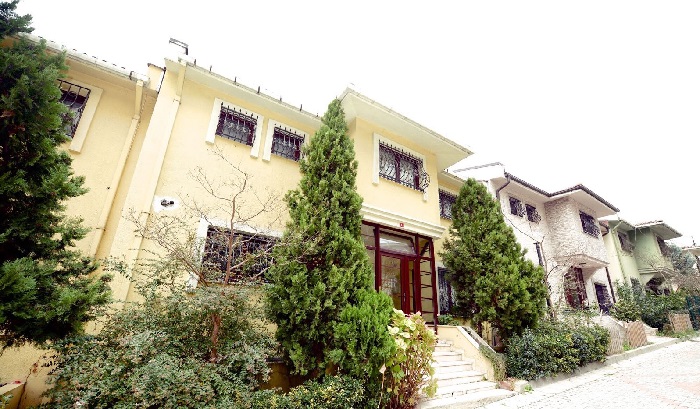 Private Istanbul Villa in Basaksehir - Front view