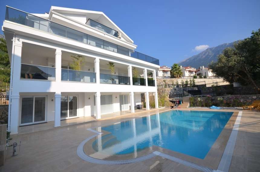 Luxury Sea View Villa, Ovacik, Fethiye - Walk in swimming pool