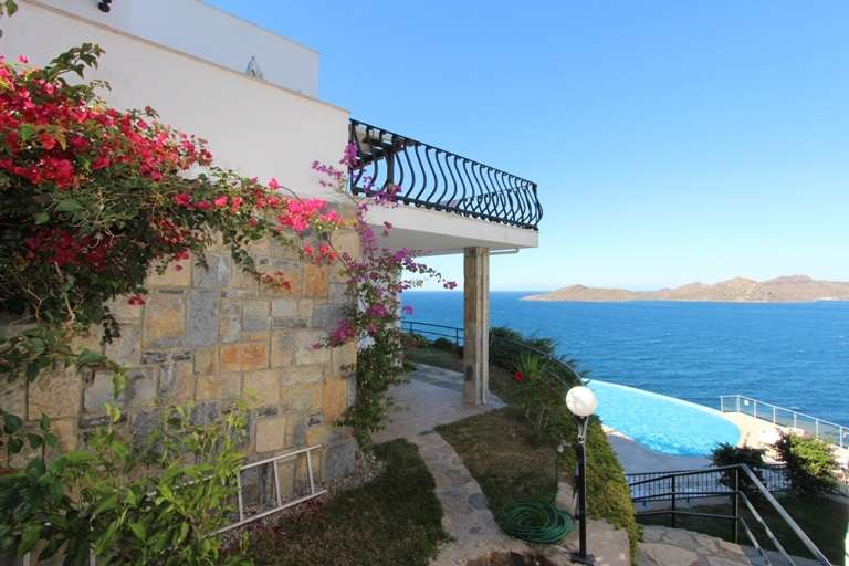 Yalikavak New Traditional Villa - Sea Views - Natural stone features