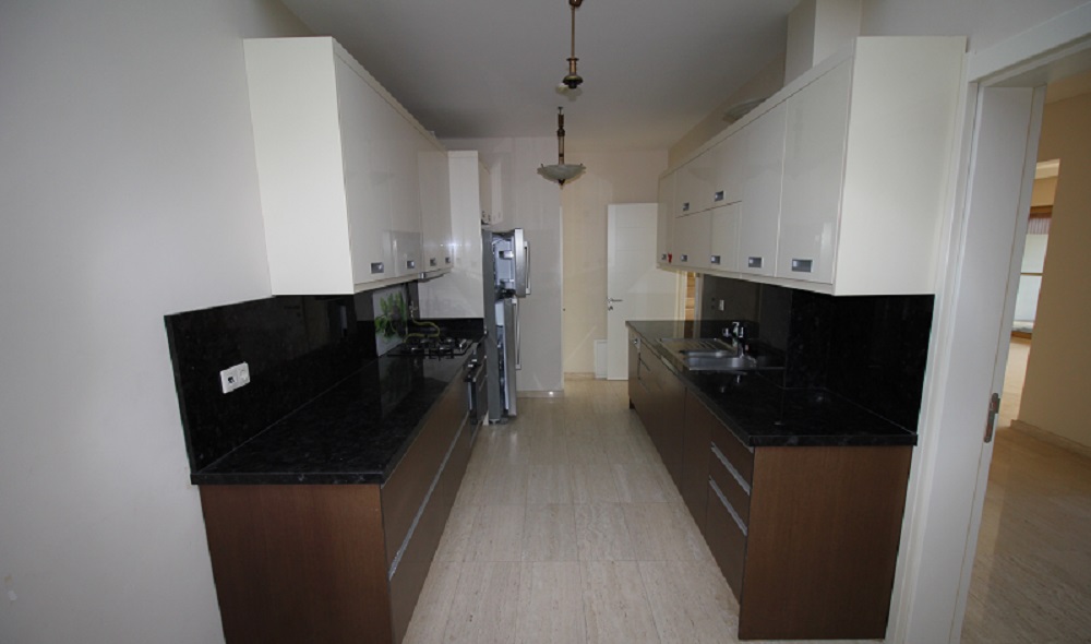 Istanbul Villa In A Prestigious Area - Galley kitchen