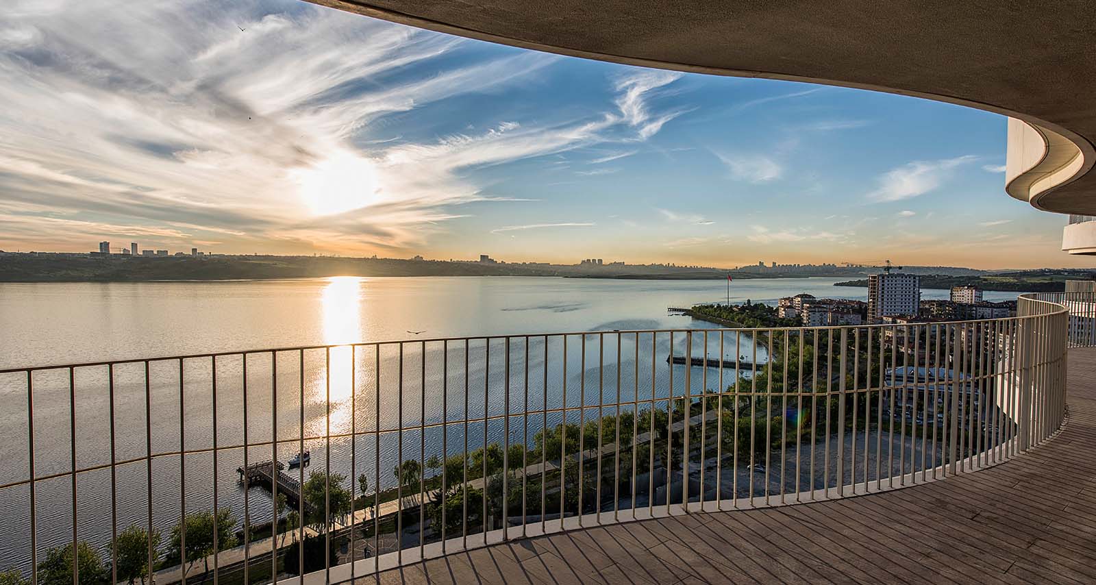 Istanbul Apartments - Sea & Lake Views - Lake view balconies