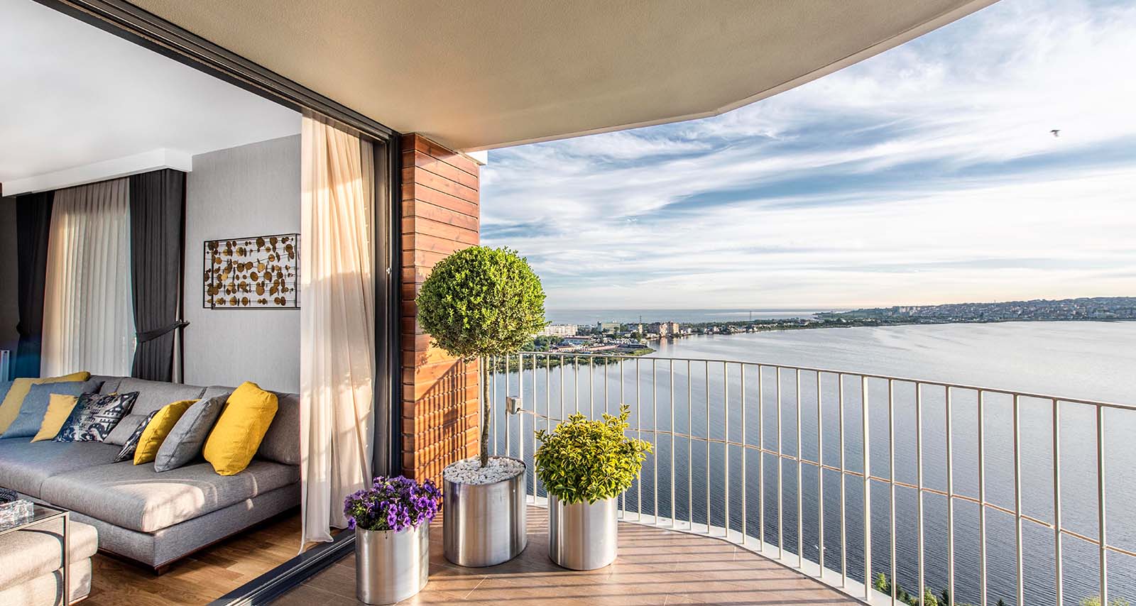 Istanbul Apartments - Sea & Lake Views - Large curving balconies
