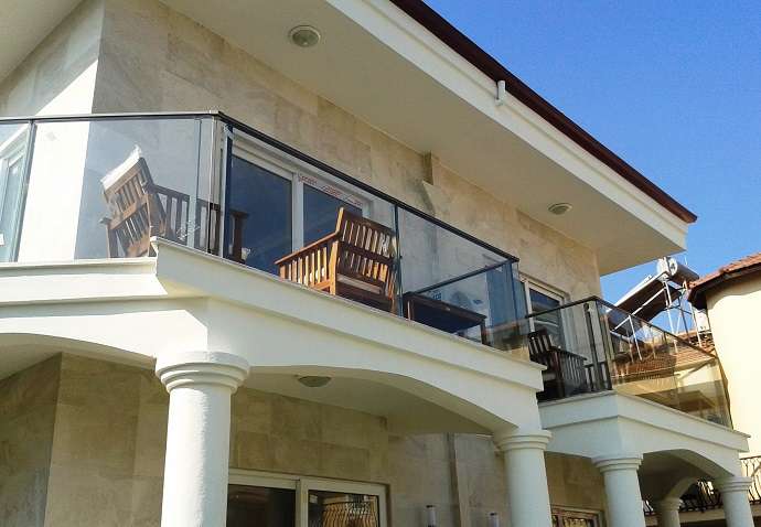 Quality Calis Apartments - Near The Beach - Glass balconies