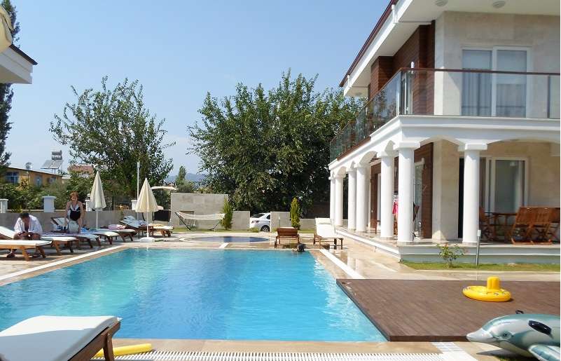 Luxury Calis Apartments - Central Location - Communal pool