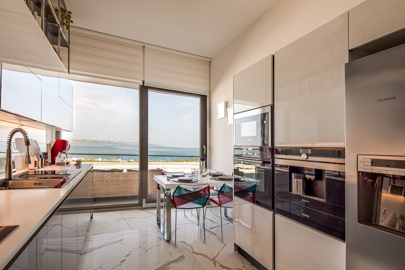 Istanbul Sea Front Apartments - Modern kitchens
