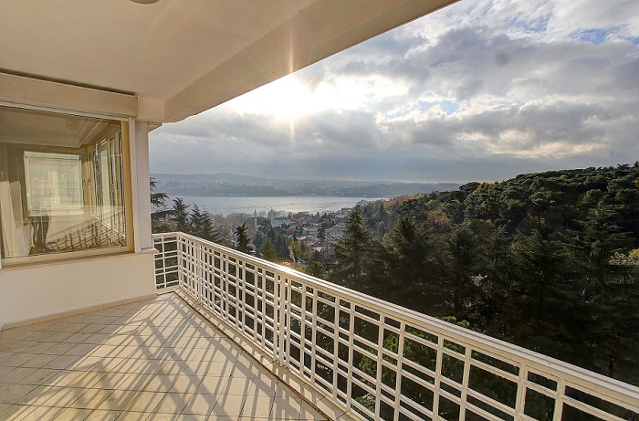 Forest Setting Istanbul Apartment - Sea View - Views over the Bosphorus