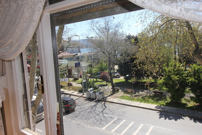 Istanbul Family Apartment - Prestigious Yenikoy - Sea and park views