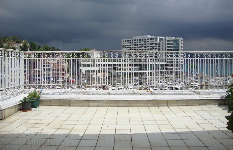 Tarabya Waterfront Apartment - Istanbul - Huge rooftop terrace