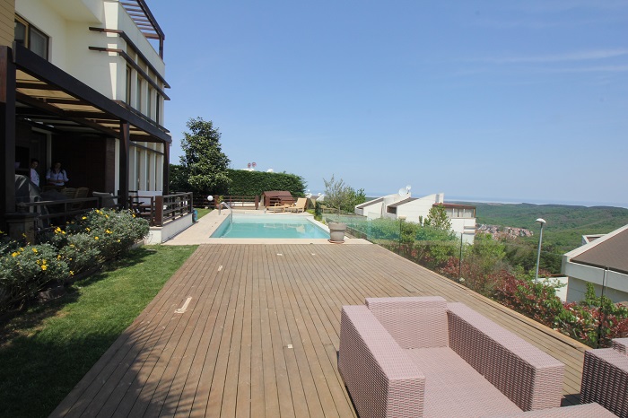 Distinguished Luxury Villa - Sariyer, Istanbul - Decked terrace