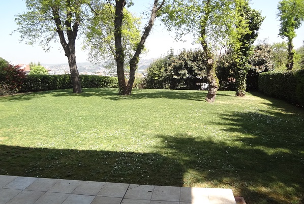 Family Sea View Villa - Yenikoy, Istanbul - Private gardens