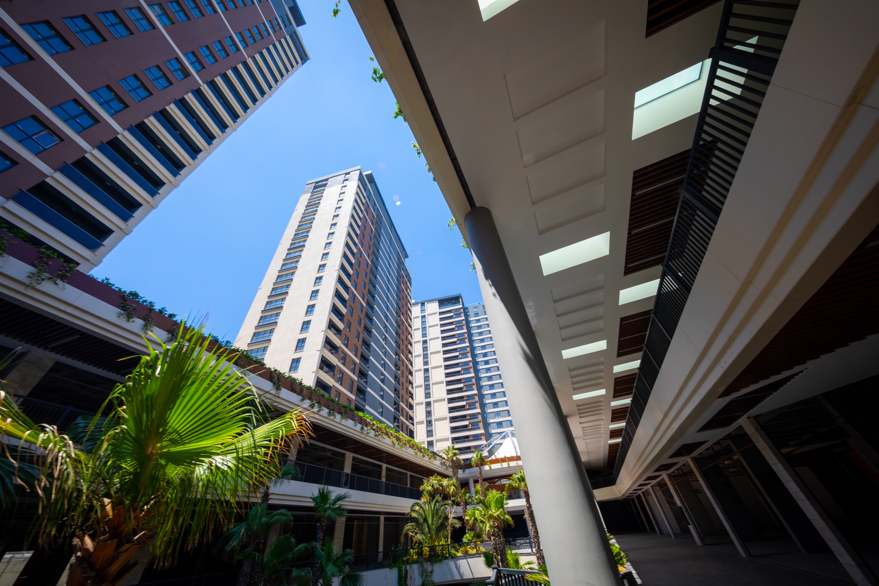 Istanbul Sea & Lake View Apartments -Shopping centre