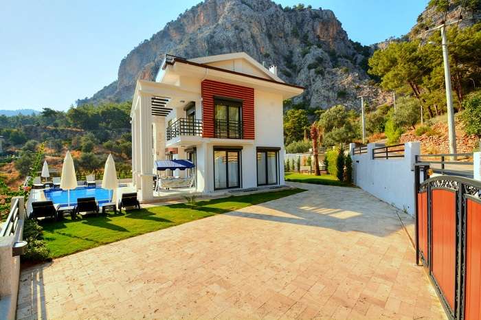Sea View Luxury Villa - Gocek - Driveway