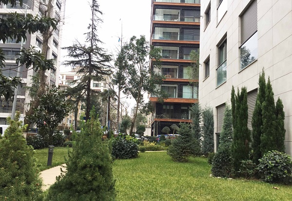 City Centre Istanbul Apartment - Kadikoy - Landscaped gardens