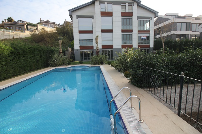 Luxury Istanbul Duplex Garden Apartment - Small boutique complex