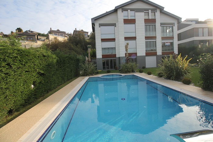 Luxury Istanbul Duplex Garden Apartment - Shared pool