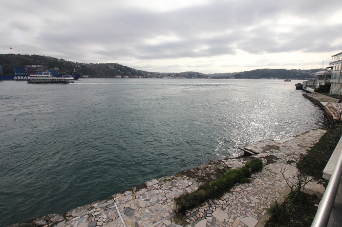 Prestigious Sea Front Apartment - Istanbul - Water front platform