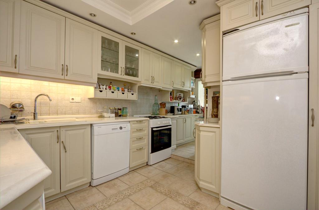 Prestigious Istanbul Apartment - Sea View  - Separate fitted kitchen