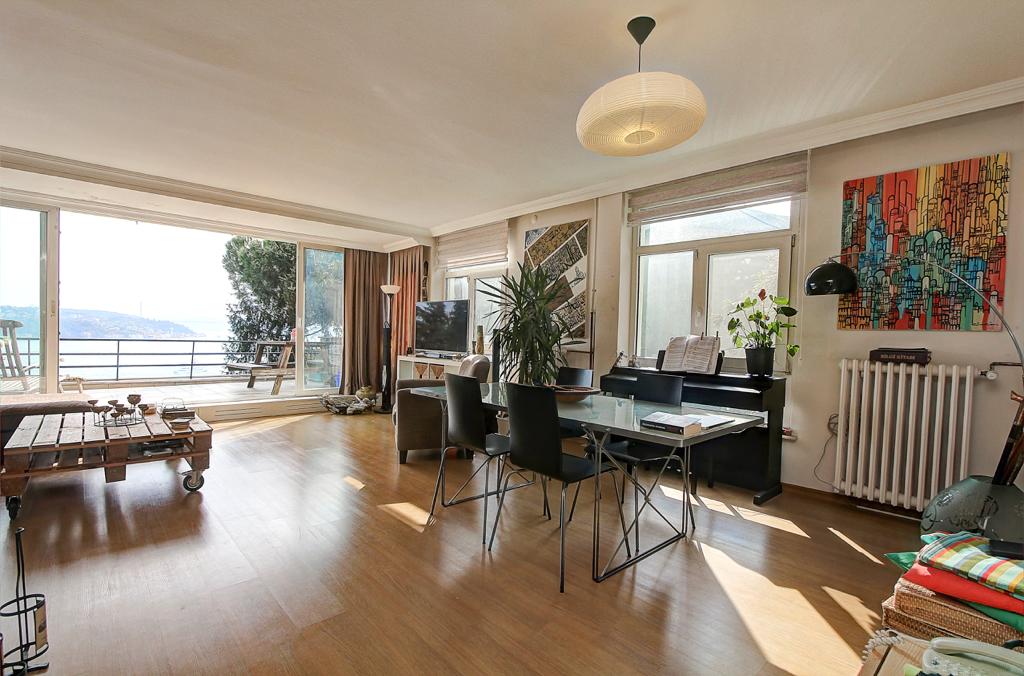 Prestigious Istanbul Apartment - Sea View - Lounge and dining area