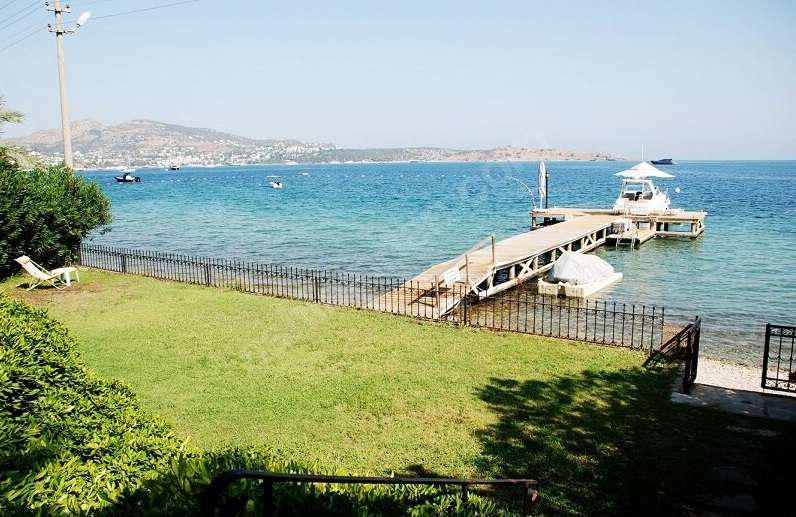 Sea Front Bodrum Villa - Turkbuku - Private licensed jetty