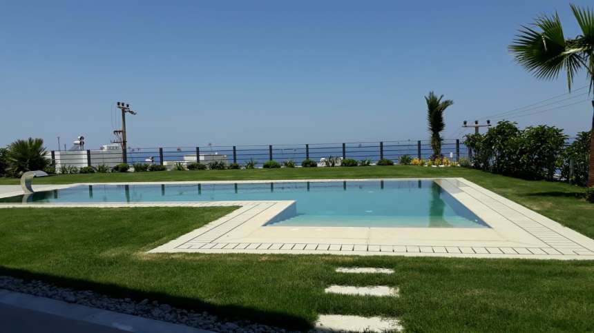Sea View Bodrum Villa - Gumusluk - Private garden with a walk-in swimming pool