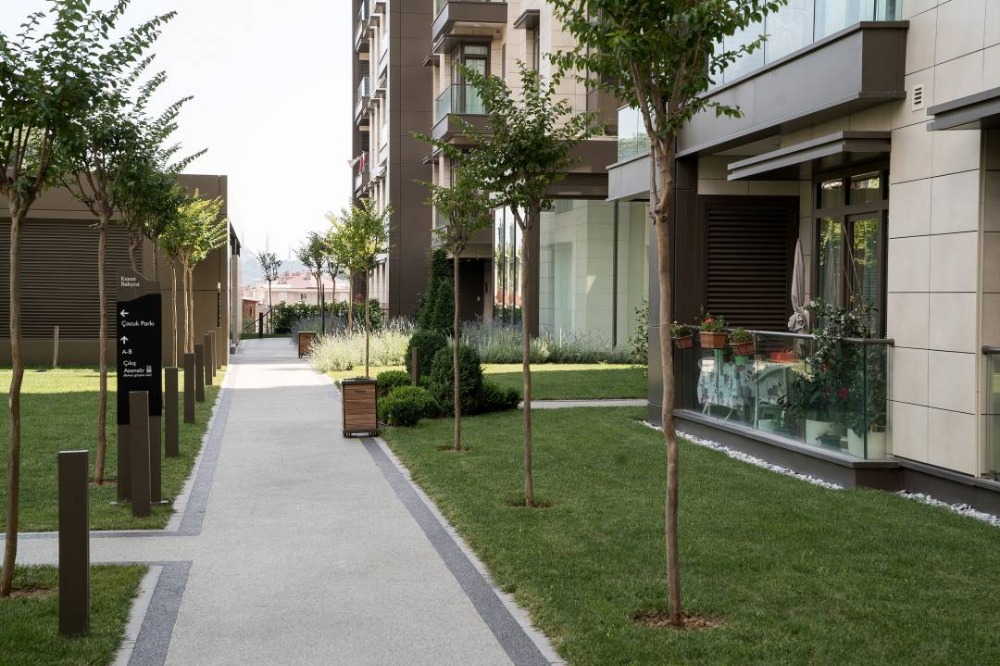 City Centre Istanbul Apartments - Key Ready - Landscaped gardens