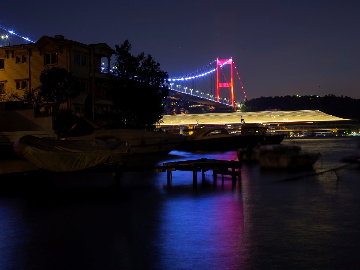 Asian Istanbul Bosphorus Mansion - Bridge views