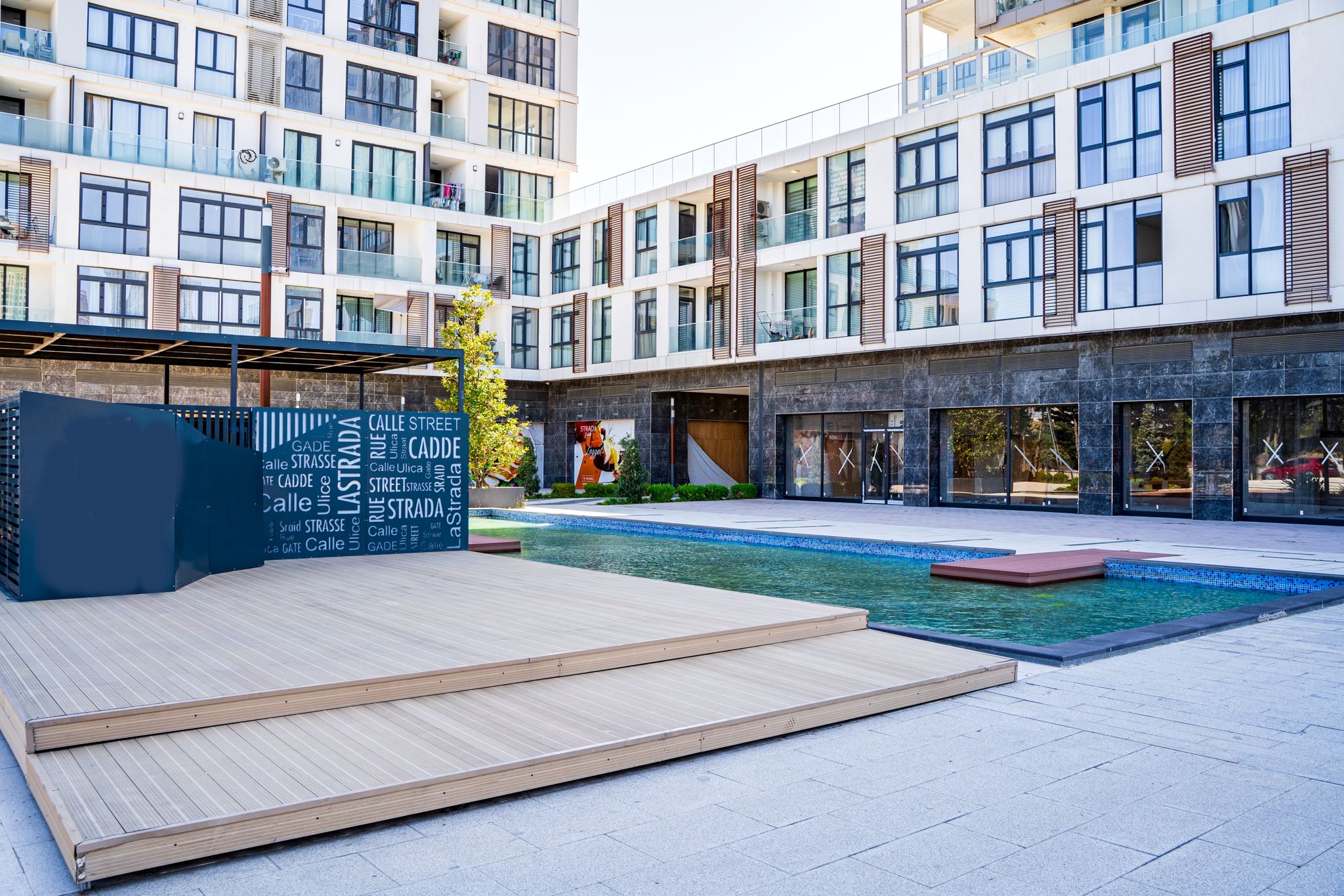 Luxury Istanbul Apartments - Bahcesehir - Communal Pool