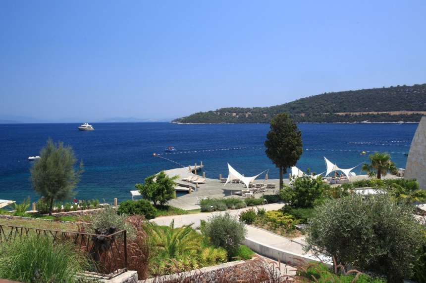 Elite Sea Front Villas - Turkubuku - Private beach and jetty